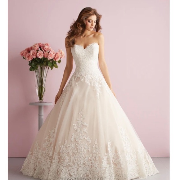 NEW Allure Romance Wedding Gown, White, Size 18 - Picture 11 of 15